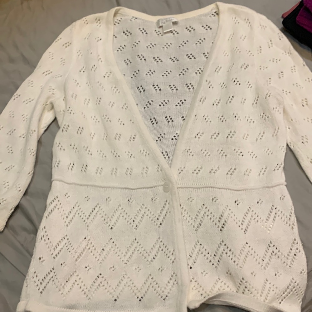 EUC ivory feminine sweater